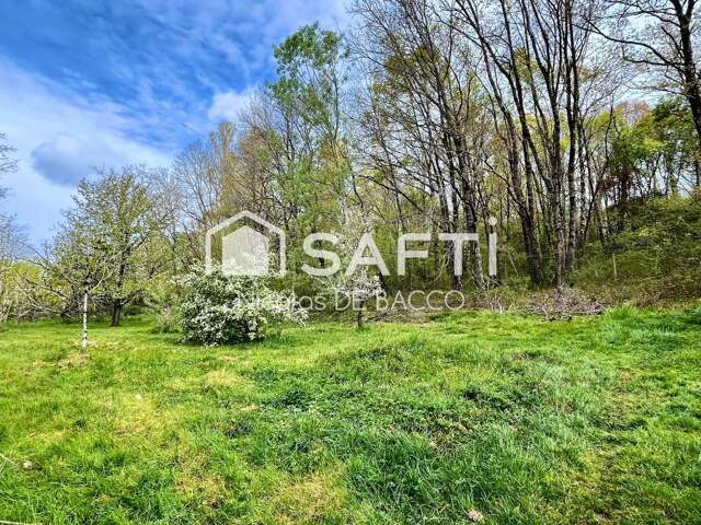 Maison de 161 m2, sur un terrain de 5430 m2 avec terrasse et piscine. — photo du bien