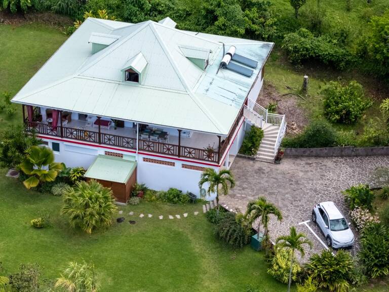 Grande maison familiale avec 3 studios indépendants - VUE MER! — photo 1
