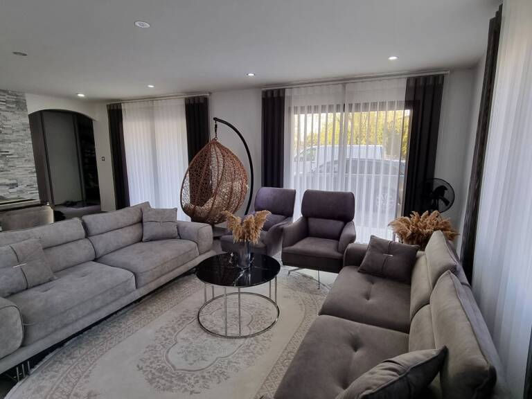 Villa — photo 1
