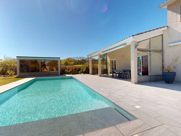 Superbe Villa 4/5 Pièces avec piscine et double garage à Eau — photo 1