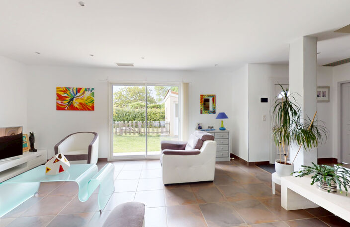 Superbe Villa 4/5 Pièces avec piscine et double garage à Eau — photo 4