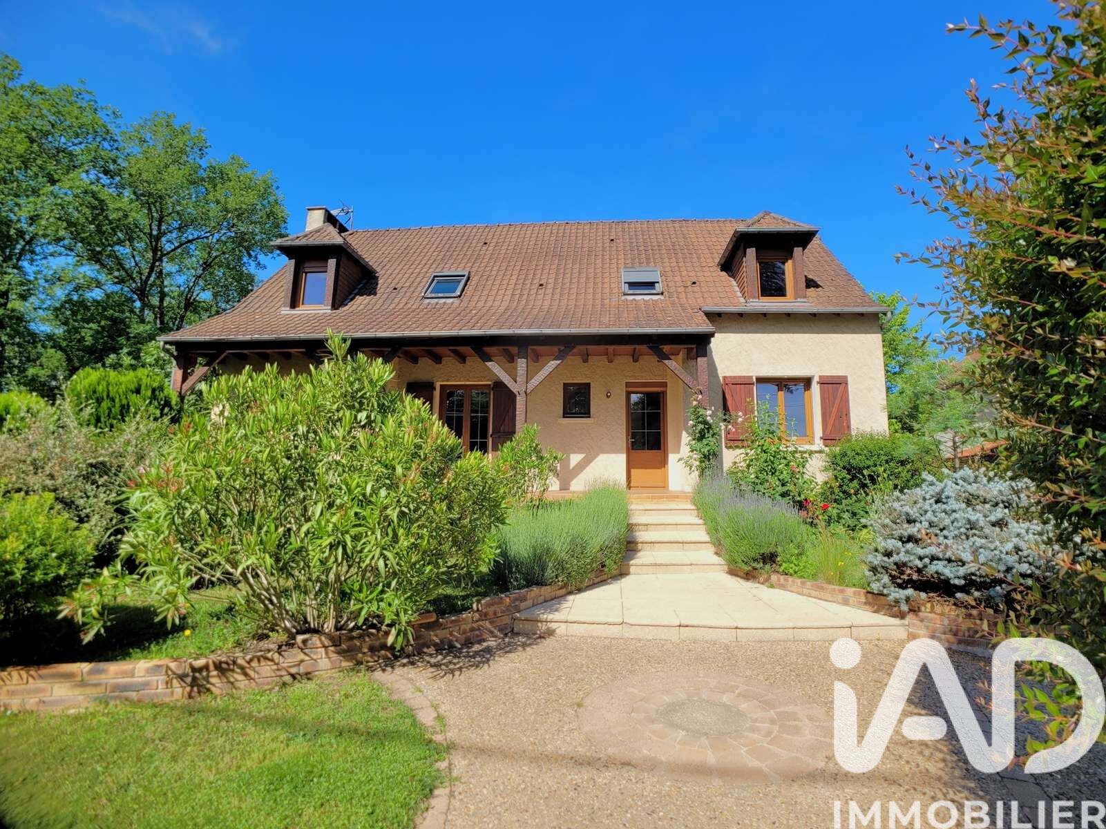 Vente Maison/villa 8 pièces - Photo 2
