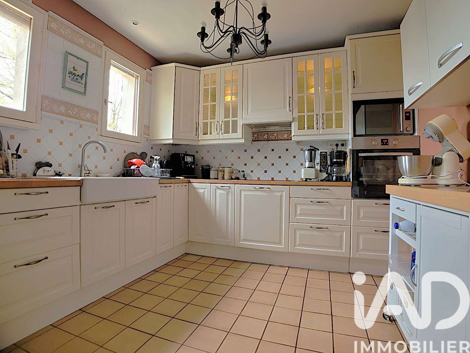 Vente Maison/villa 8 pièces - Photo 3