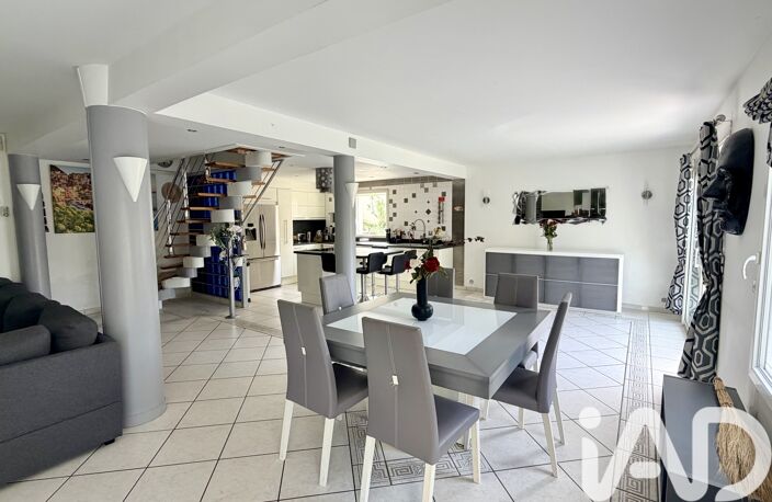 Vente Maison/villa 7 pièces — photo 2