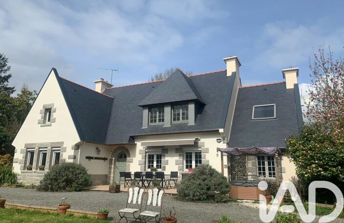 Vente Maison/villa 8 pièces — photo 2