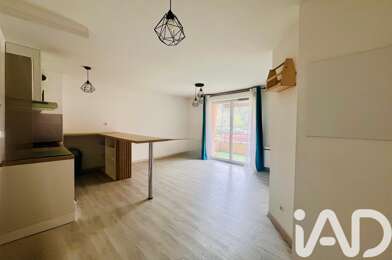 Appartement 3 pièces 869 €