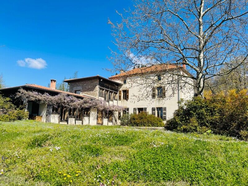 Villa / Maison  T8 à vendre Charmes-sur-l'Herbasse 26260