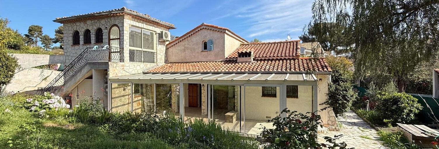 Maison 5 Pièces 130 m² à vendre à Cagnes-sur-Mer (06800)