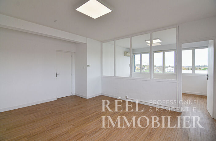À louer - Plateau de bureaux de 125 m² - Route de Toulouse, Auch — photo 2