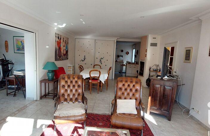Vente Maison/villa 9 pièces — photo 3