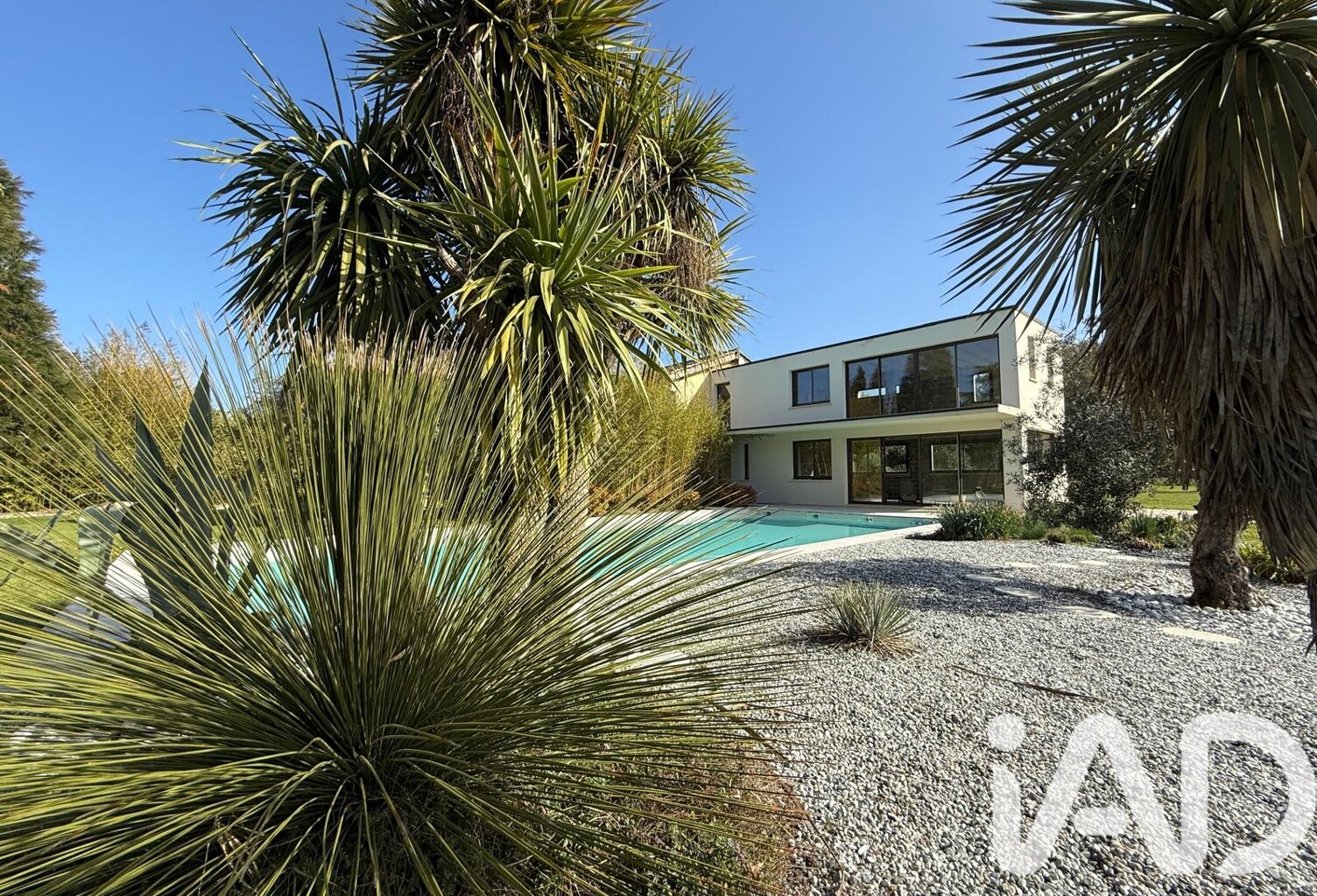 Vente Maison/villa 8 pièces — photo 1