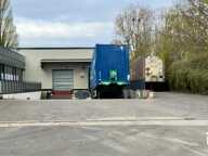 Location Local d'activités 790 m&sup2; — photo 2