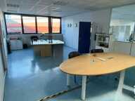 Location Local d'activités 790 m&sup2; — photo 4