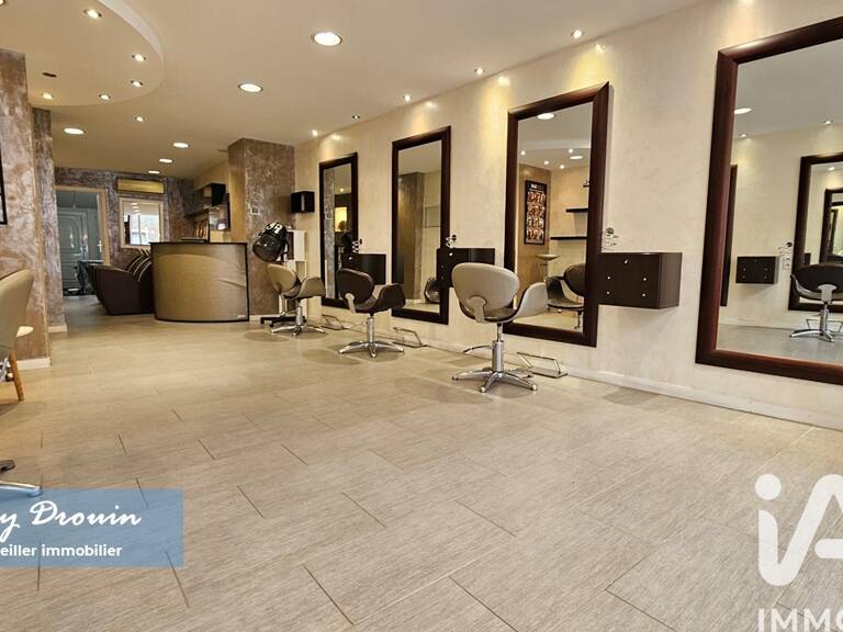 Vente Boutique/Local commercial 99 m&sup2; — photo 1
