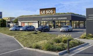 Commerce  677 m² à louer à Décines-Charpieu (69150)