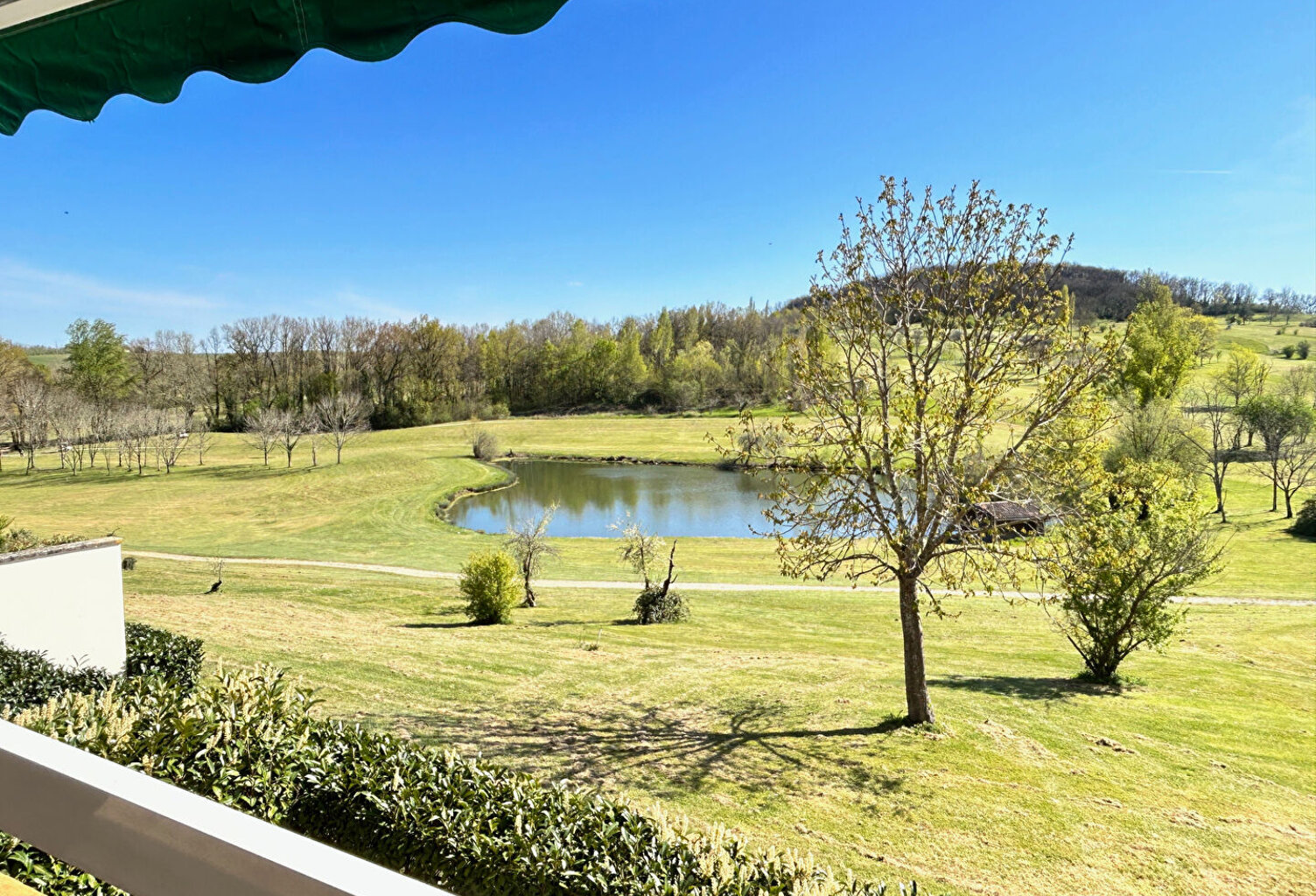 Superbe appartement de 120 m²  avec vue exceptionnelle sur golf et lac — photo 1
