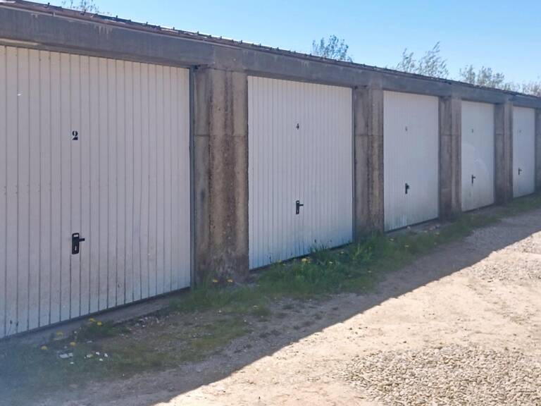 lot 26 boxs — photo 1