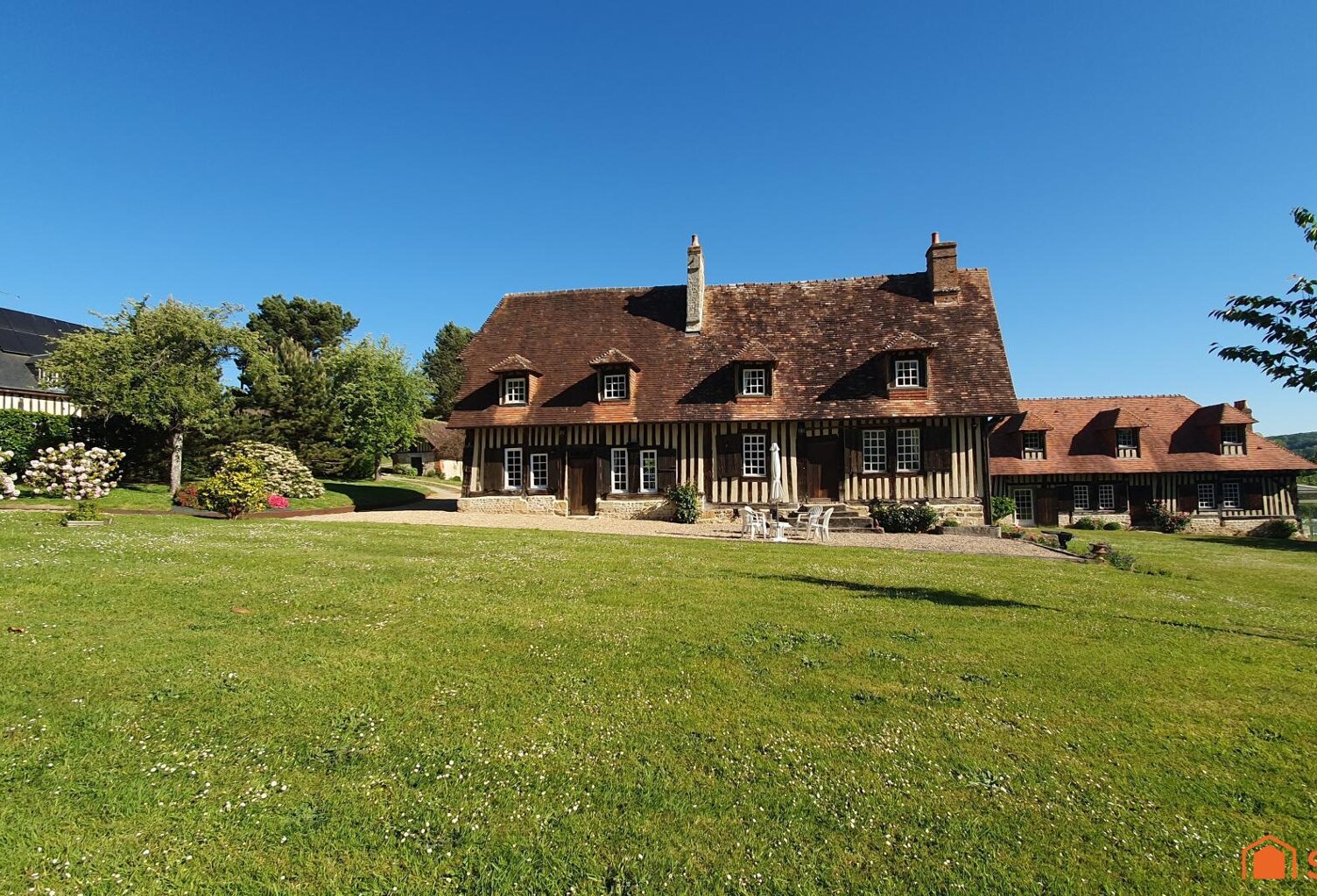 Ensemble fermier remarquable du 16/17ème siècle, 25mn de la Côte Fleurie — photo 1