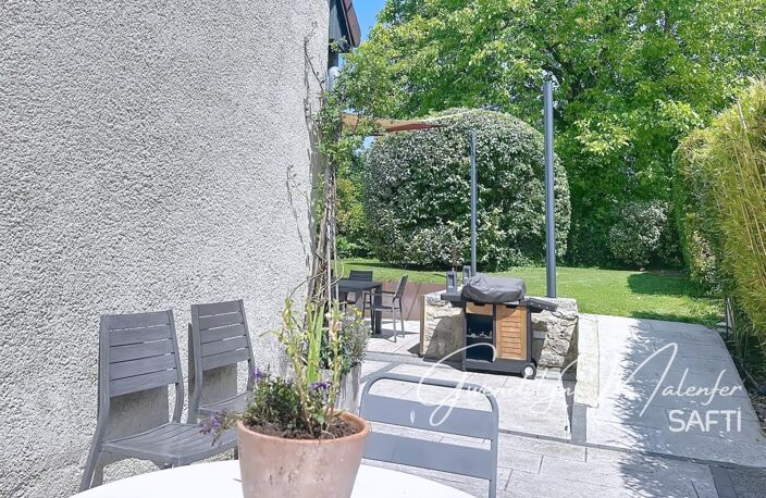 Magnifique maison en pierre avec intérieur contemporain — photo 3
