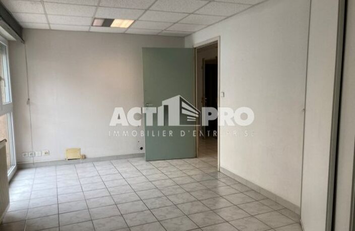 Bureaux à louer — photo 2
