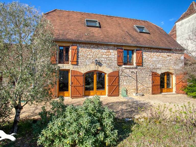 Maison en pierre de 7 pièces principales — photo 1