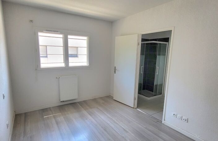 Vente appartement 2 pièces 44 m² Cenon (33150) — photo 4