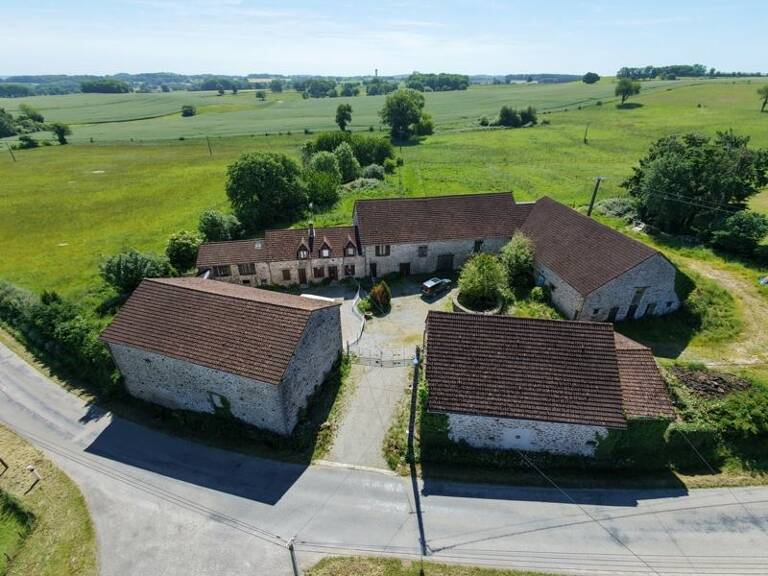 Domaine de 10 pièces principales — photo 1