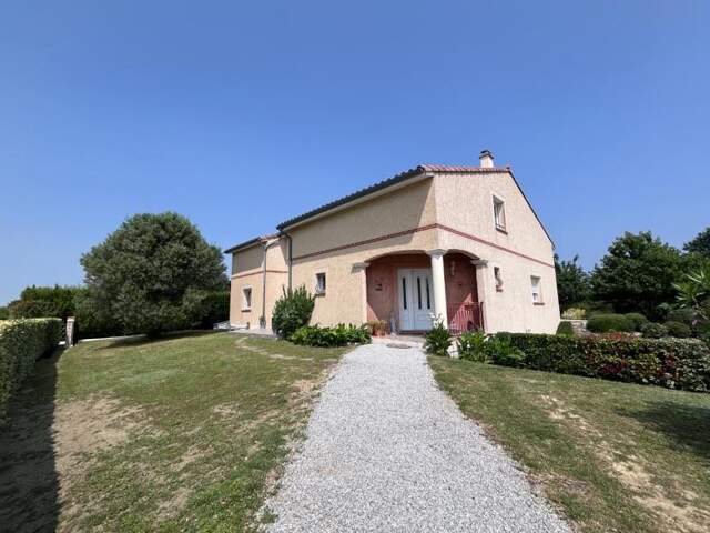 Villa de 7 pièces principales — photo du bien