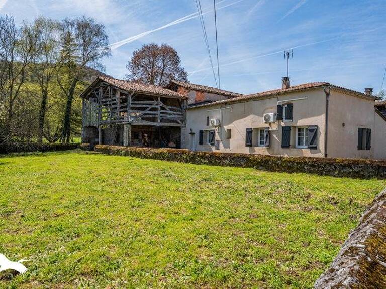 Ferme (tte) de 5 pièces principales — photo 1