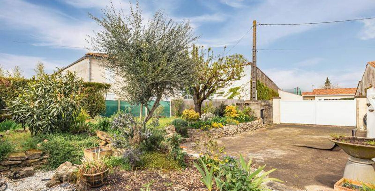 Maison de ville de 8 pièces principales — photo 1