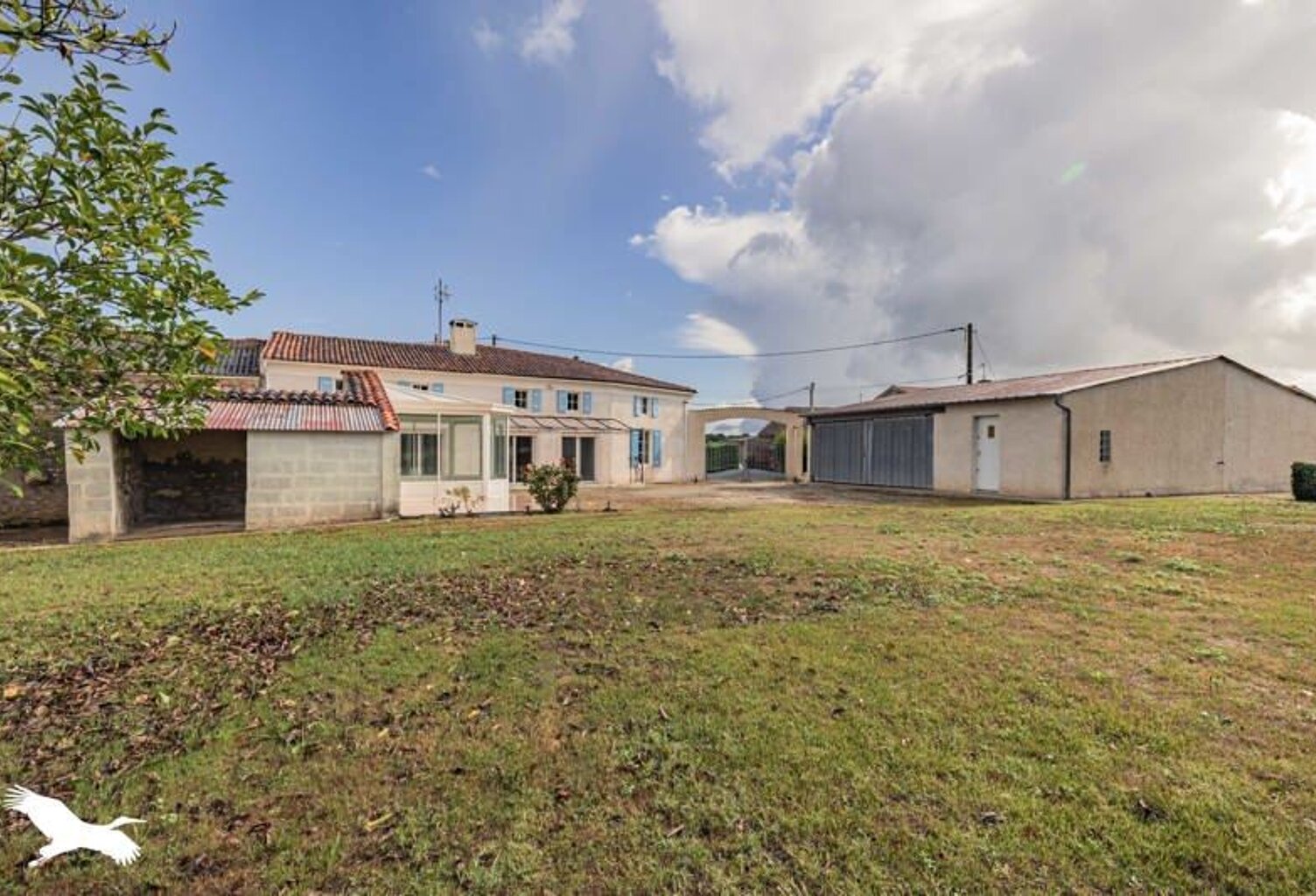 Vente maison 7 pièces 235 m² Saint-Sulpice-d'Arnoult (17250) — photo 1