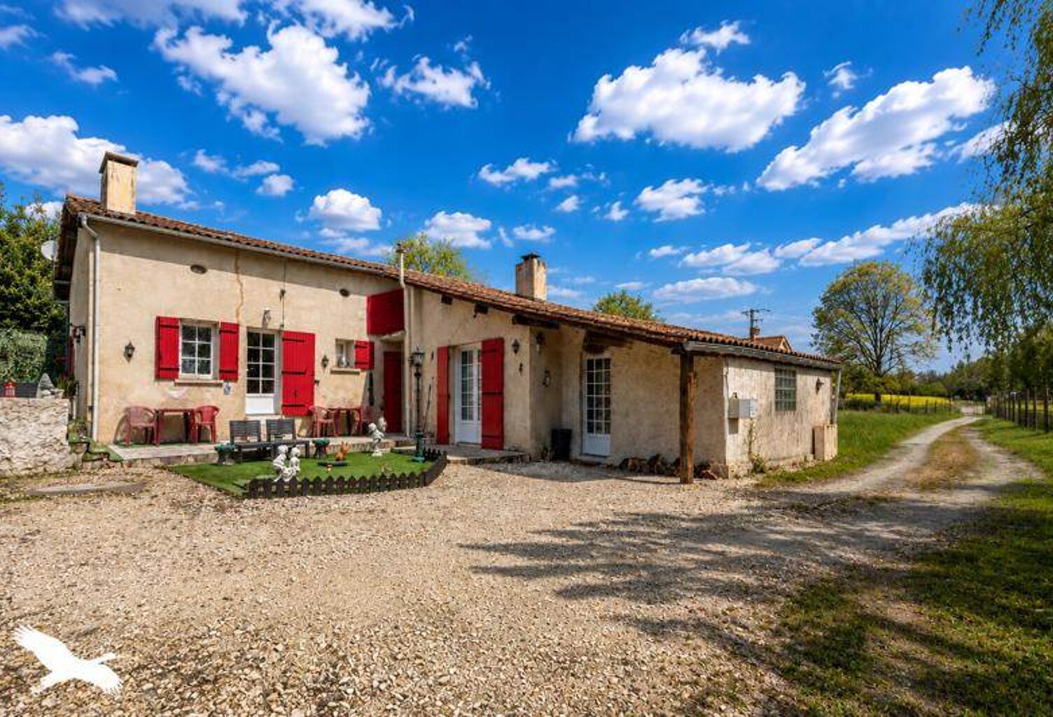 Maison en pierre de 4 pièces principales — photo 1