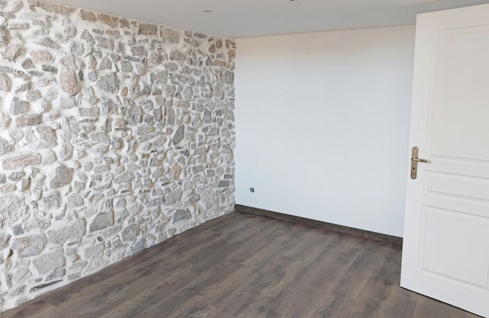 T2/3  DERNIER ETAGE VUE DEGAGEE SUD — photo 3