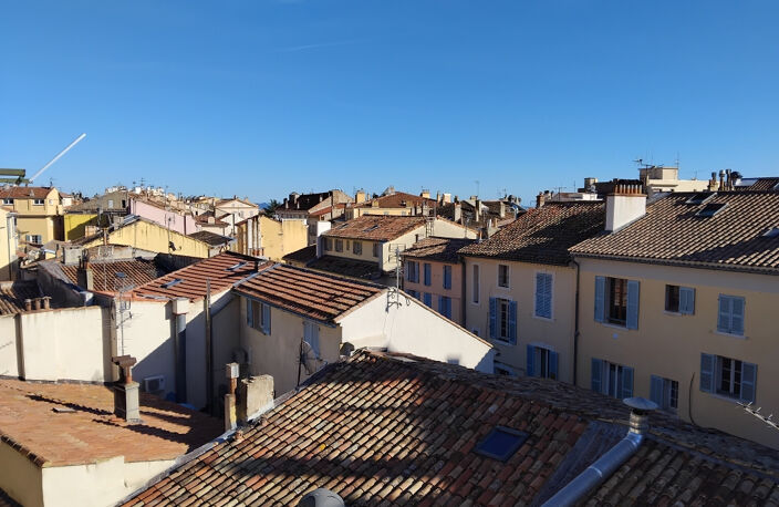 T2/3  DERNIER ETAGE VUE DEGAGEE SUD — photo 4