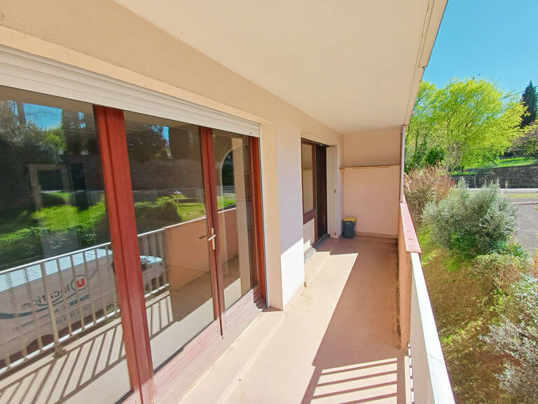 AUBENAS - APPARTEMENT 1 PIECE 41m2 - BALCON ET ASCENSEUR — photo 1