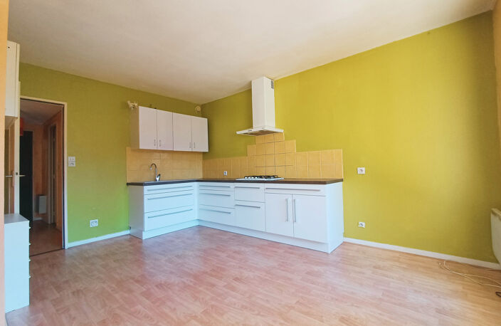 AUBENAS - APPARTEMENT 1 PIECE 41m2 - BALCON ET ASCENSEUR — photo 5