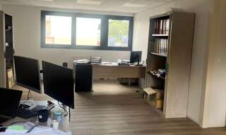 Bureau 10 Pièces 330 m² à louer à Périgny (94520)