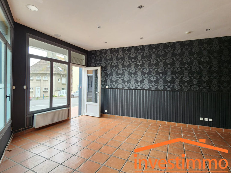 Local commercial 75m2 LE PORTEL — photo 1