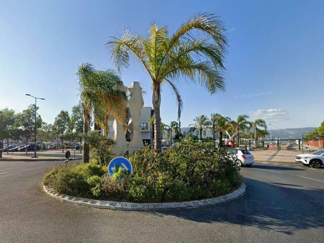 Lot de 10 parkings extérieurs à La Seyne sur Mer — photo du bien