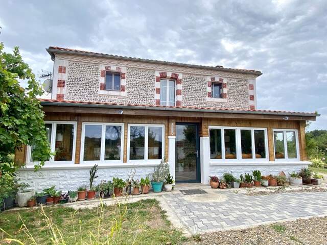 Maison bourgeoise rénovée (DPE A) esprit art déco de 8 pièces Proche de EUGENIE LES BAINS (40) — photo du bien