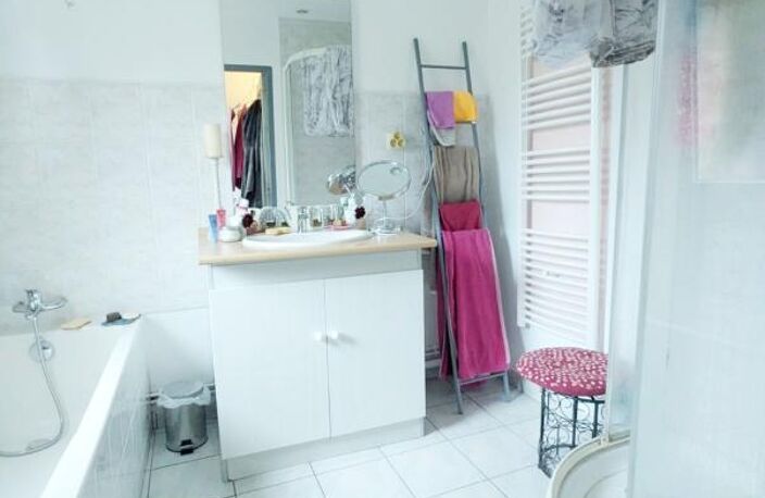 Maison de charme – 90 m² – 3 chambres – jardin clos – garage – PONTVALLAIN (72) — photo 3