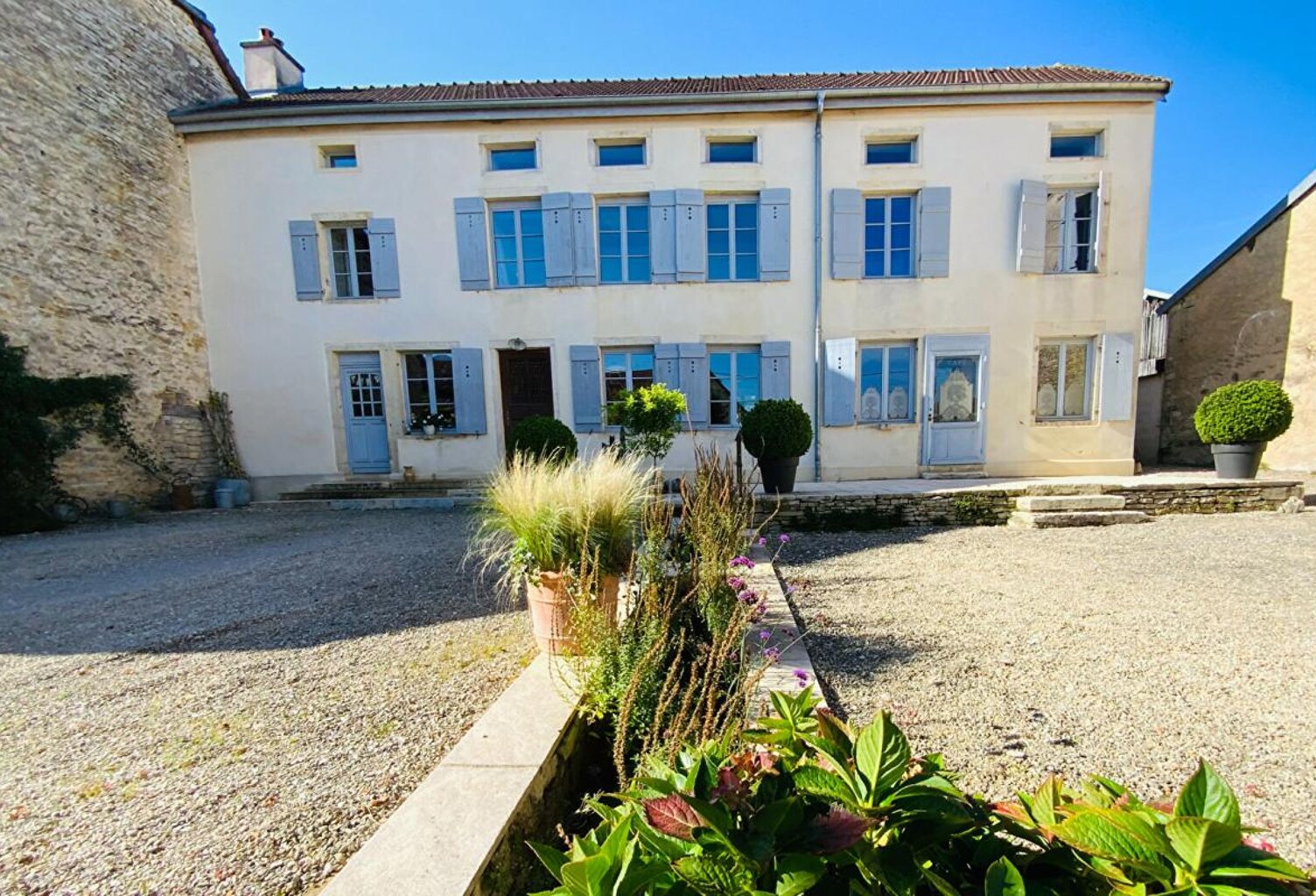 Propriété d'exception entre Besançon et Dijon — photo 1