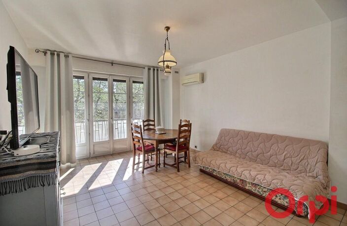 Marseille 13003 – Quartier La Villette : T3 traversant 74 m² – Lumineux – Balcon & Cave — photo 2