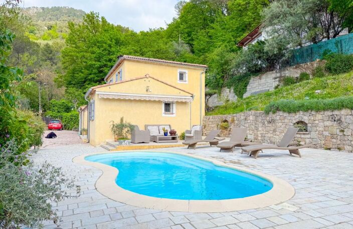 Maison à vendre à PEILLE 5 pièces 103 m²  jardin plat 2600 m²  piscine garage — photo 2