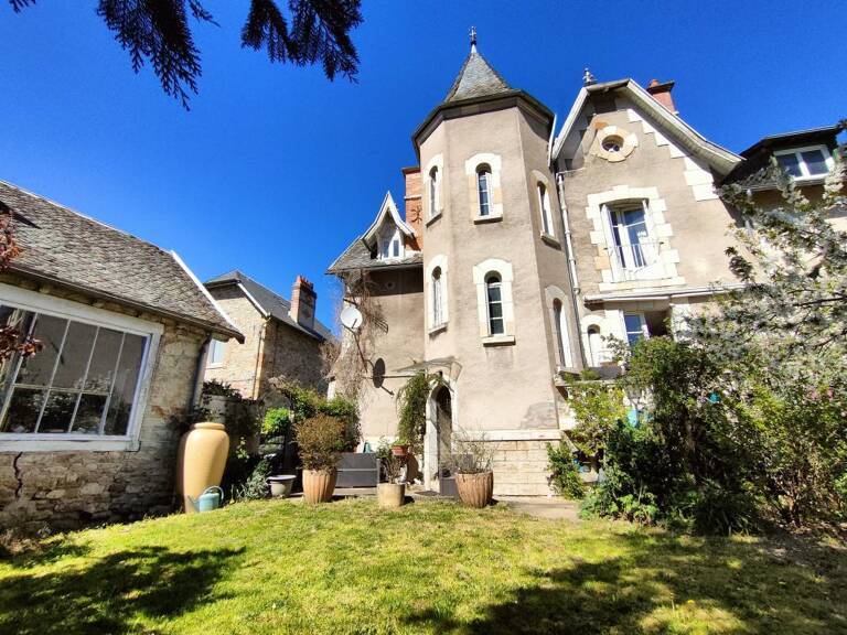 Maison en pierres alliant charme et authenticité — photo 1