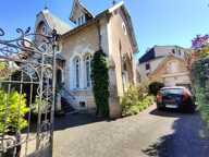 Maison en pierres alliant charme et authenticité — photo 3