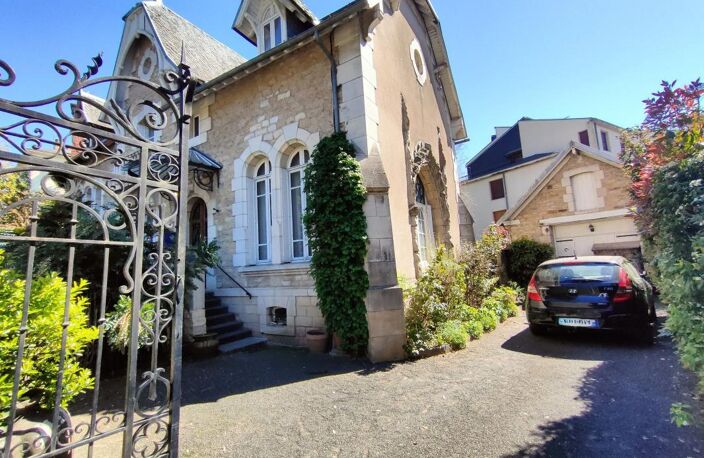Maison en pierres alliant charme et authenticité — photo 3