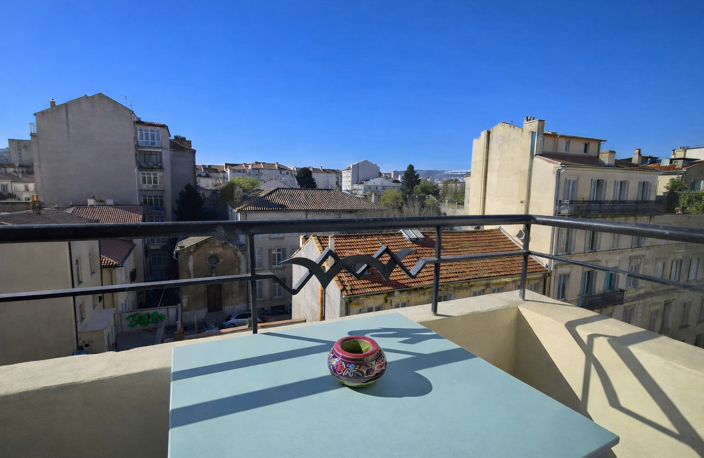 APPARTEMENT 73 M2 - BALCONS ET CHAMBRE DE SERVICE- PARADIS PERIER 13008 — photo 2