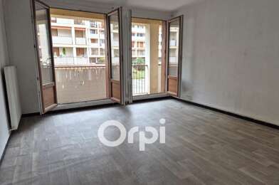 Appartement 3 pièces 760 €