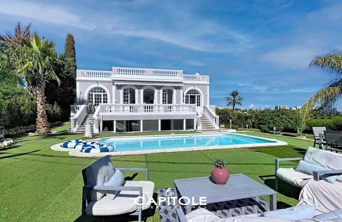 A vendre -   Antibes - Juan les Pins, villa contemporaine 5 Pièc — photo 2